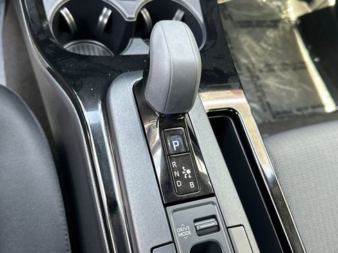 Used 2025 Toyota Prius LE FWD image 29