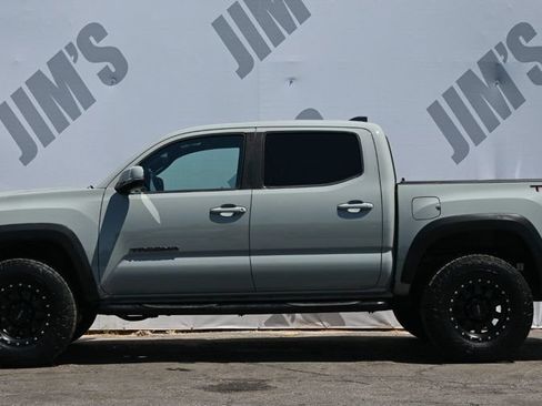 Used 2022 Toyota Tacoma TRD Off-Road w/ TRD Premium Off Road Package RWD image 8