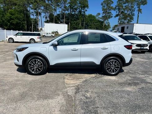 New 2025 Ford Escape SE w/ PHEV Premium Package image 2