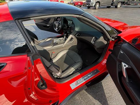 Used 2015 Chevrolet Corvette Z06 w/ 3LZ Preferred Equipment Group RWD image 33