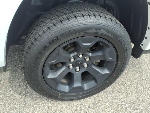 Used 2025 RAM 1500 Big Horn AWD/4WD image 13