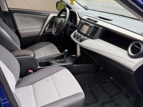 Used 2015 Toyota RAV4 LE AWD/4WD image 12