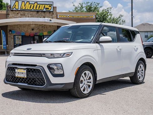 Used 2020 Kia Soul LX FWD image 9