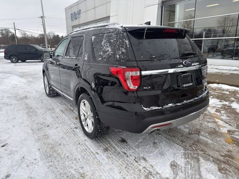 Used 2016 Ford Explorer XLT w/ Equipment Group 202A image 3