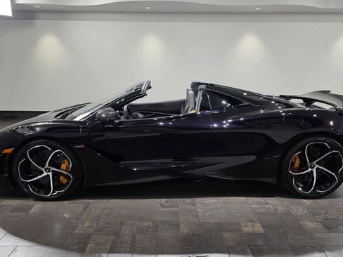New 2025 McLaren 750S Spider RWD image 3