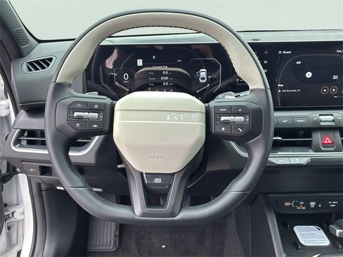 New 2025 Kia K4 GT-Line image 19