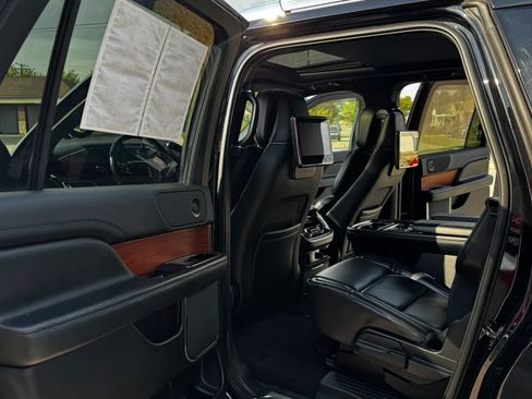 Used 2019 Lincoln Navigator L Reserve w/ Cargo Package AWD/4WD image 18