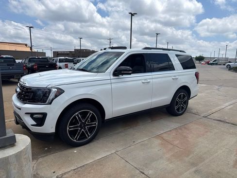 Used 2021 Ford Expedition Limited AWD/4WD image 3