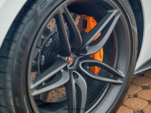 Used 2017 McLaren 570S Coupe RWD image 50