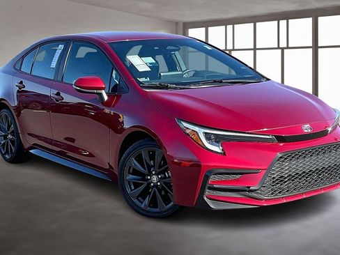 Used 2024 Toyota Corolla SE image 1