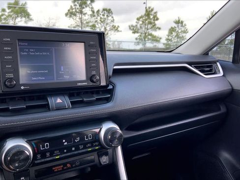 Used 2021 Toyota RAV4 XLE image 35