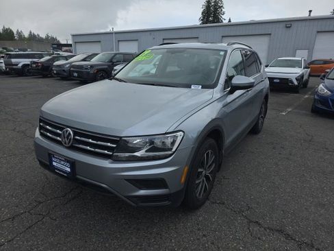 Used 2019 Volkswagen Tiguan SE AWD/4WD image 1