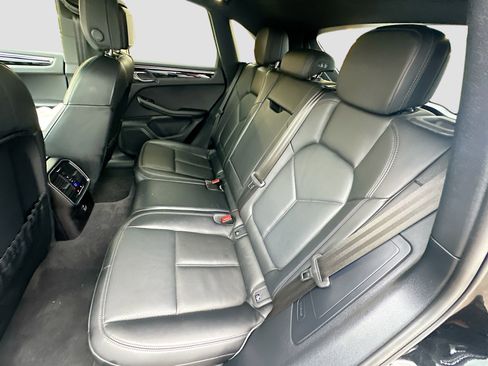 Used 2024 Porsche Macan Base image 26