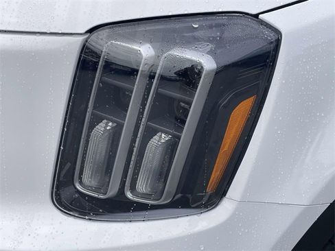New 2025 Kia Telluride S image 8