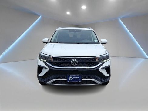 Certified 2022 Volkswagen Taos SE AWD/4WD image 2