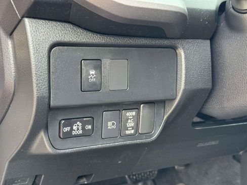 Used 2021 Toyota Tacoma TRD Sport w/ Technology Package AWD/4WD image 9