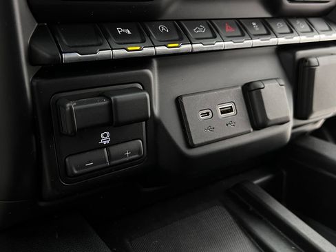 Used 2019 Chevrolet Silverado 1500 High Country w/ Z71 Off-Road Package image 23