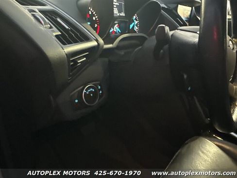 Used 2015 Ford Escape Titanium image 19