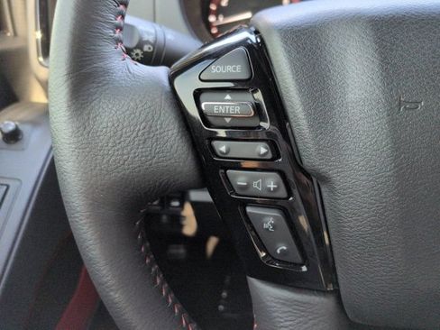 Used 2025 Nissan Frontier PRO-4X AWD/4WD image 22