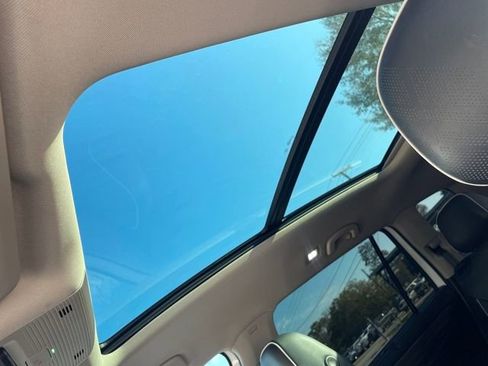 Used 2025 Volkswagen Atlas SEL Premium R-Line image 21