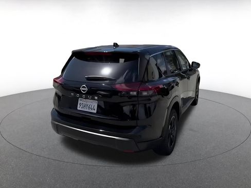 Used 2025 Nissan Rogue SV FWD image 14