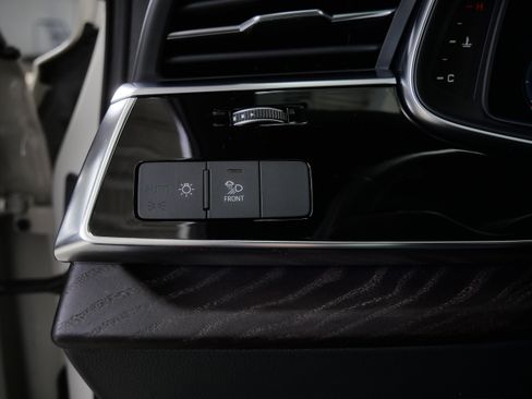 Used 2023 Audi Q7 2.0T Premium Plus w/ Premium Plus Package AWD/4WD image 28