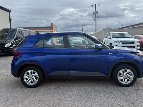 Used 2021 Hyundai Venue SE image 5