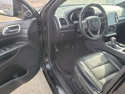 Used 2019 Jeep Grand Cherokee Altitude image 15