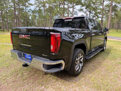 Used 2022 GMC Sierra 1500 SLT w/ SLT Premium Plus Package AWD/4WD image 5
