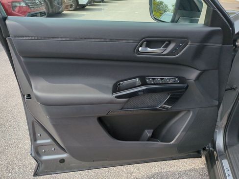 New 2026 Nissan Pathfinder Platinum w/ Accent Package FWD image 12
