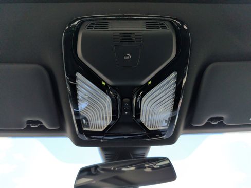 Certified 2025 BMW 230i Coupe RWD image 31