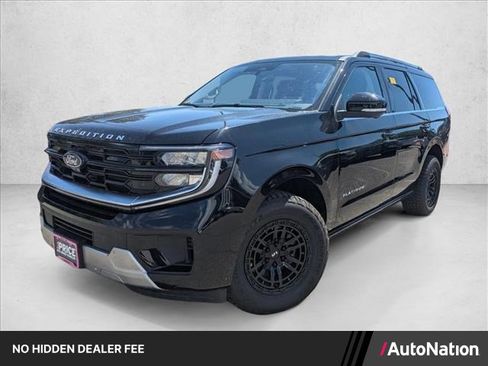 Used 2025 Ford Expedition Platinum AWD/4WD image 1