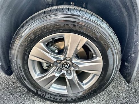 Used 2025 Toyota RAV4 XLE image 19