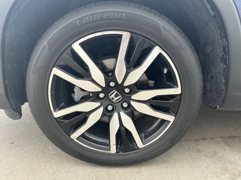 Used 2019 Honda Pilot Touring image 11