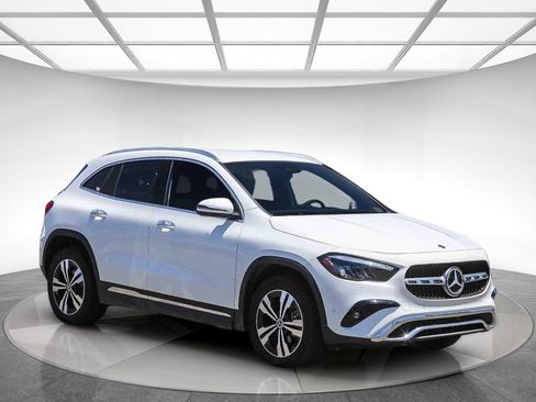 Used 2026 Mercedes-Benz GLA 250 4MATIC image 4