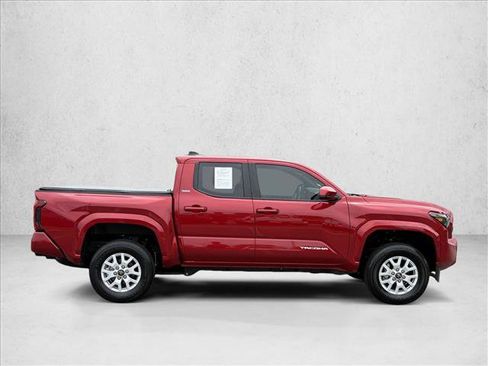 Certified 2025 Toyota Tacoma SR5 AWD/4WD image 4