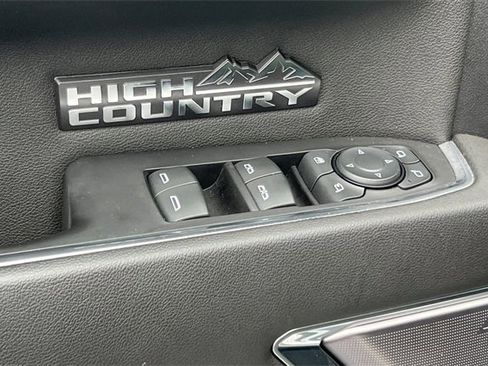 Used 2022 Chevrolet Silverado 1500 High Country w/ High Country Premium Package image 12