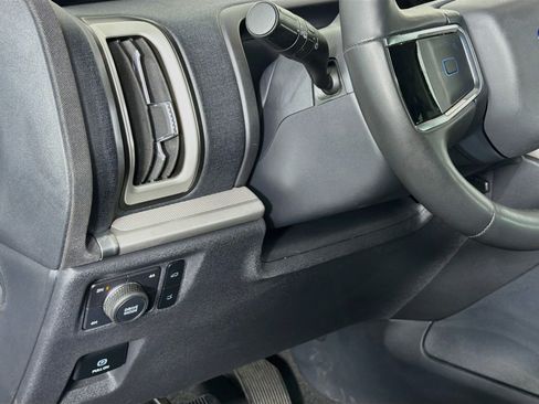 Used 2025 Ford Expedition Active AWD/4WD image 17