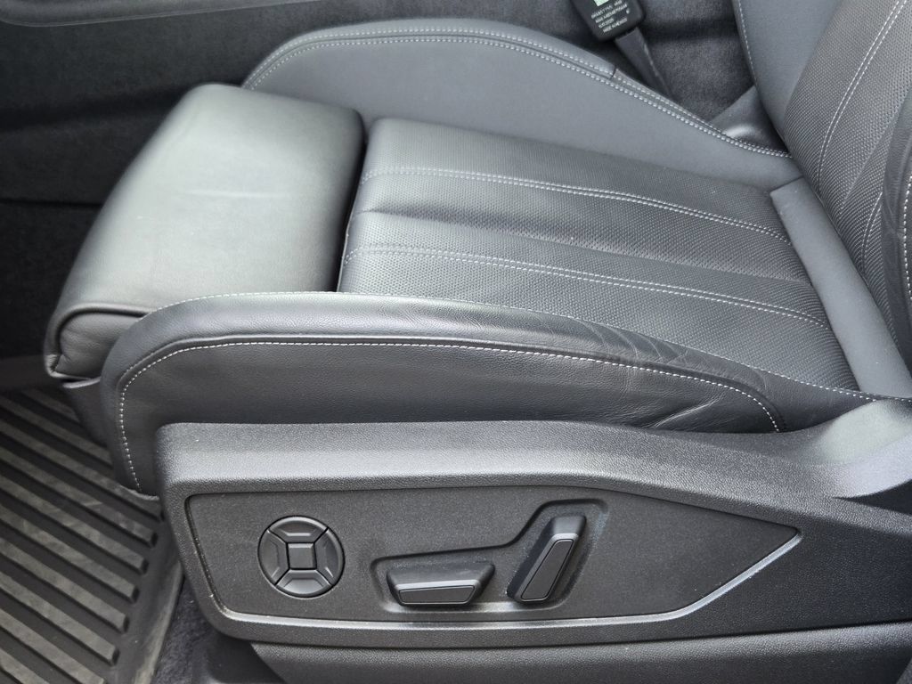 Used 2025 Audi Q5 Prestige AWD/4WD image 31