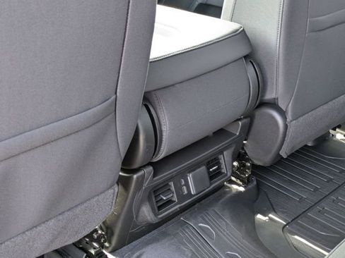 New 2026 GMC Sierra 1500 SLE image 29