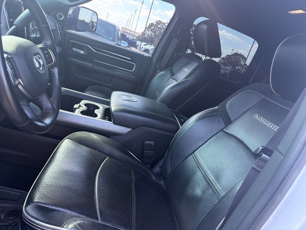 Used 2022 RAM 2500 Laramie AWD/4WD image 2