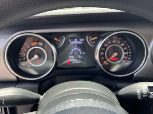 Used 2023 Jeep Wrangler Unlimited Sport AWD/4WD image 33