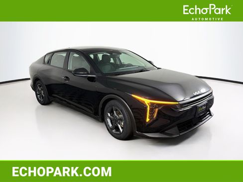 Used 2025 Kia K4 FWD image 1