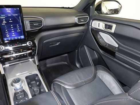 Used 2022 Ford Explorer ST w/ Equipment Group 401A image 11