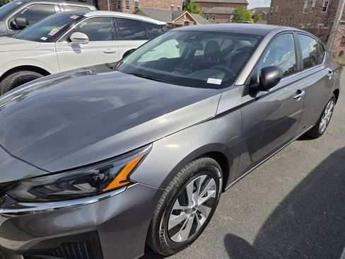 Used 2024 Nissan Altima 2.5 S FWD image 4