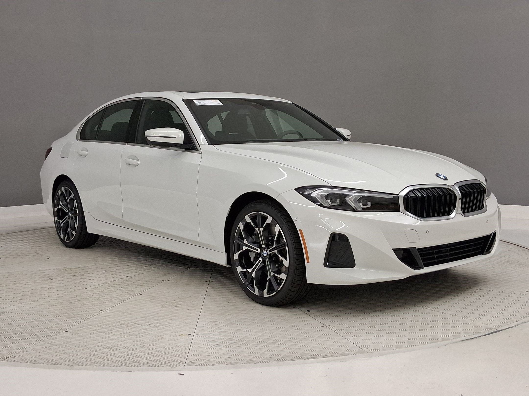 New 2026 BMW 330i Sedan w/ Convenience Package RWD image 5