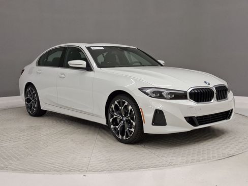 New 2026 BMW 330i Sedan w/ Convenience Package RWD image 5