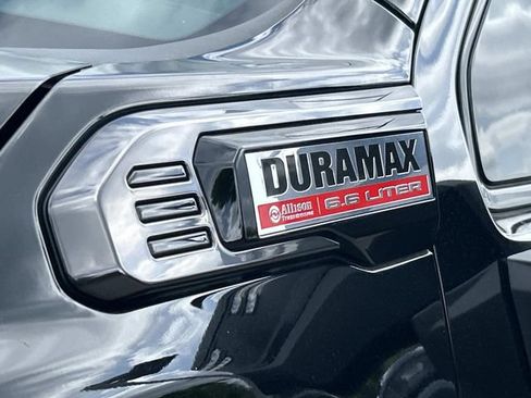 Used 2024 GMC Sierra 2500 AT4 w/ AT4 Premium Plus Package AWD/4WD image 10