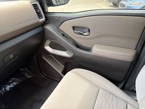 Used 2022 Nissan Frontier SV RWD image 29