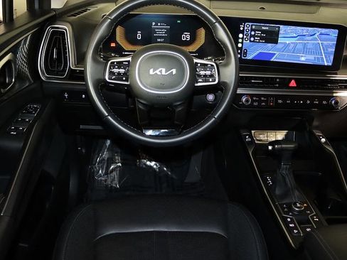 Used 2024 Kia Sorento S w/ Panoramic Sunroof Package AWD/4WD image 3